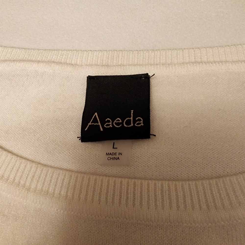 Colorblock Crew Neck Sweater - Picture 7 of 10